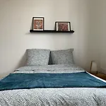 Privees -private Room- Dans Un Spacieux - 100m2 Centre Proche Gare Pansiyon