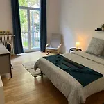 Privees -private Room- Dans Un Spacieux - 100m2 Centre Proche Gare 民宿 *