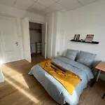 Privees -private Room- Dans Un Spacieux - 100m2 Centre Proche Gare Pansiyon