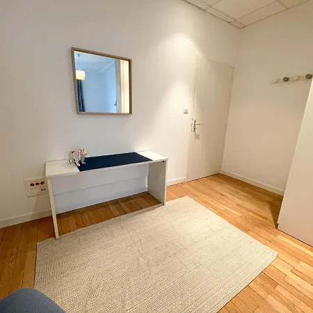 Quarto em Acomodações Particulares Privees -private Room- Dans Un Spacieux - 100m2 Centre Proche Gare Mulhouse