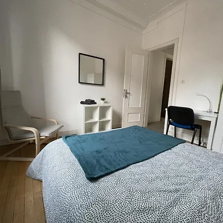 Privees -private Room- Dans Un Spacieux - 100m2 Centre Proche Gare Quarto em Acomodações Particulares