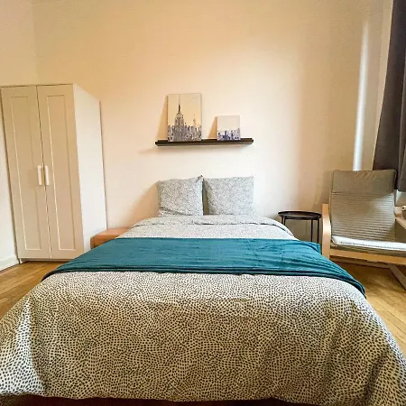 民宿 Privees -private Room- Dans Un Spacieux - 100m2 Centre Proche Gare