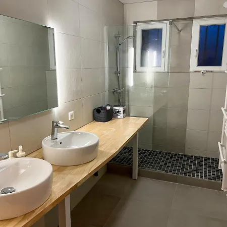 Privees -private Room- Dans Un Spacieux - 100m2 Centre Proche Gare *