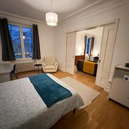 Privees -private Room- Dans Un Spacieux - 100m2 Centre Proche Gare Homestay *