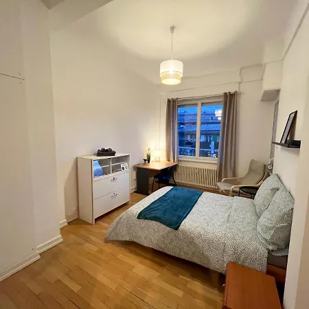 Quarto em Acomodações Particulares Privees -private Room- Dans Un Spacieux - 100m2 Centre Proche Gare *