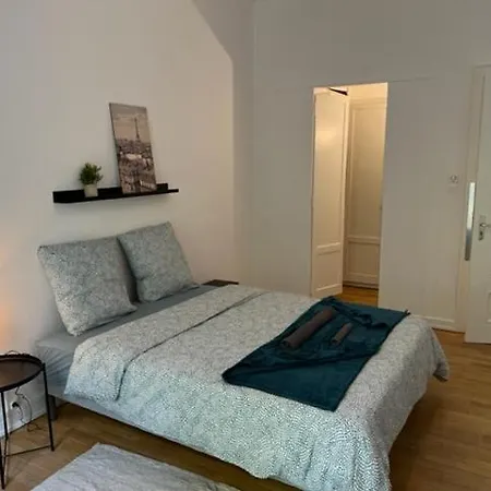 Quarto em Acomodações Particulares Privees -private Room- Dans Un Spacieux - 100m2 Centre Proche Gare Mulhouse
