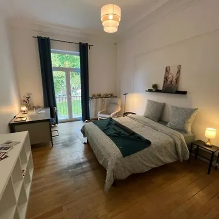 Quarto em Acomodações Particulares Privees -private Room- Dans Un Spacieux - 100m2 Centre Proche Gare *