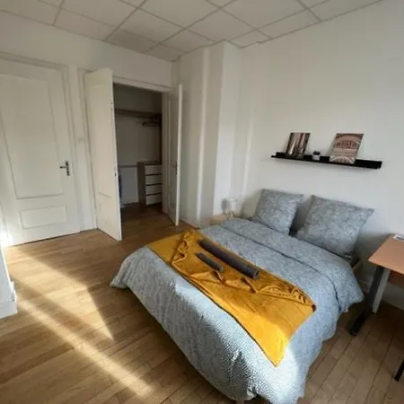 Privees -private Room- Dans Un Spacieux - 100m2 Centre Proche Gare Homestay