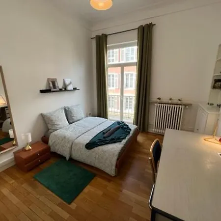Privees -private Room- Dans Un Spacieux - 100m2 Centre Proche Gare Homestay *
