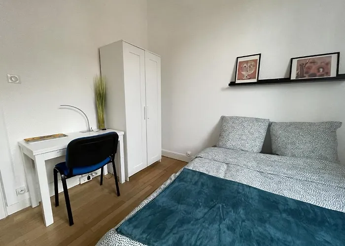 Privees -private Room- Dans Un Spacieux - 100m2 Centre Proche Gare *