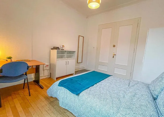 Privees -private Room- Dans Un Spacieux - 100m2 Centre Proche Gare Homestay *