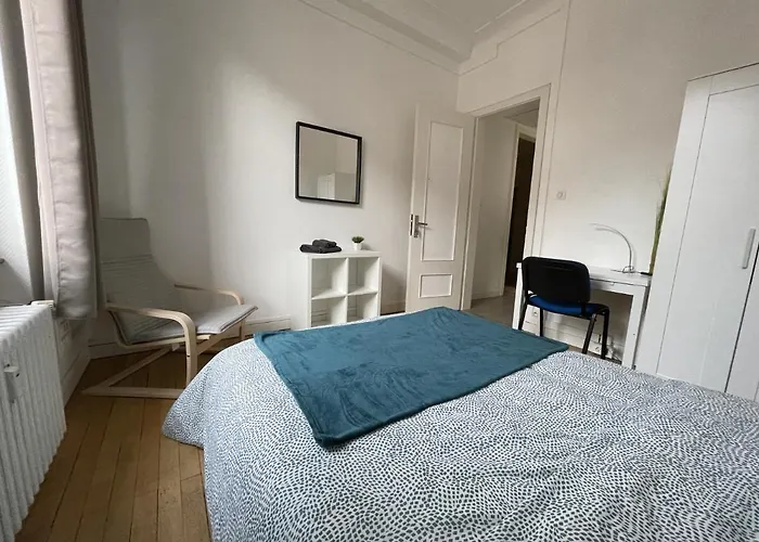 Privees -private Room- Dans Un Spacieux - 100m2 Centre Proche Gare Homestay