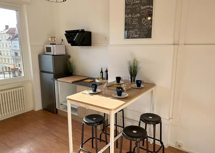 Privees -private Room- Dans Un Spacieux - 100m2 Centre Proche Gare Homestay