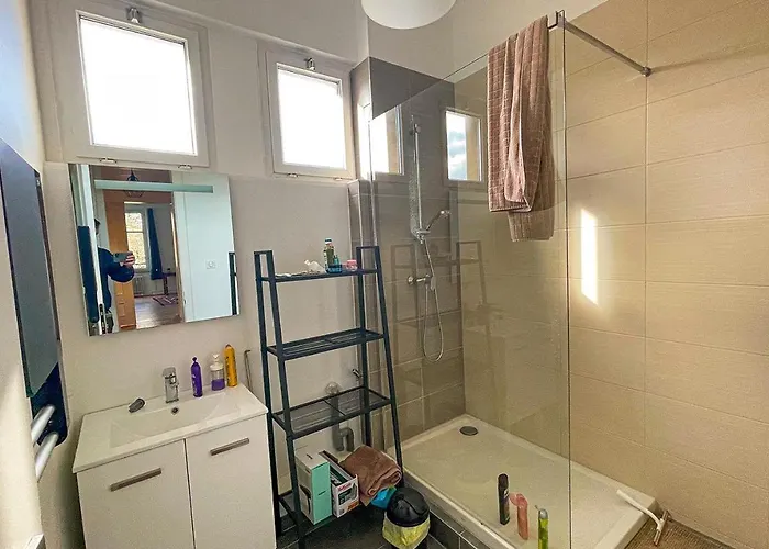 Privees -private Room- Dans Un Spacieux - 100m2 Centre Proche Gare Homestay