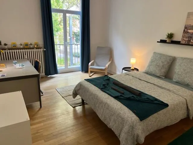 Privees -private Room- Dans Un Spacieux - 100m2 Centre Proche Gare Homestay *