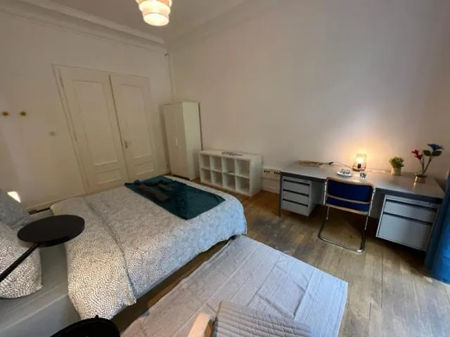 Privees -private Room- Dans Un Spacieux - 100m2 Centre Proche Gare Homestay *
