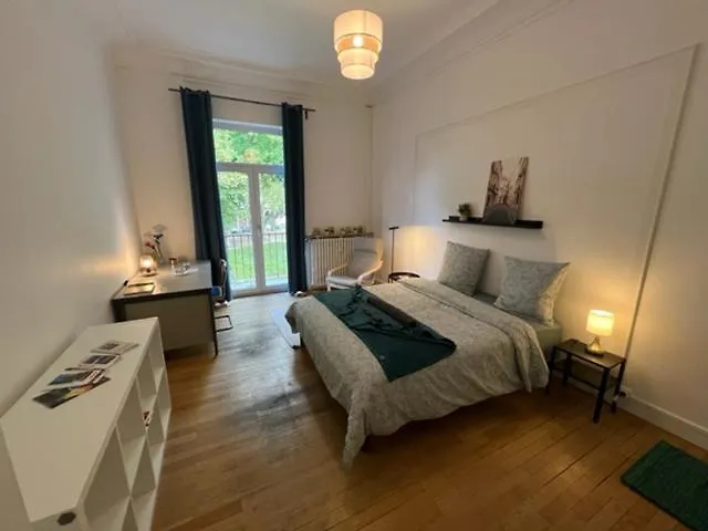 Ubytování v soukromí Privees -private Room- Dans Un Spacieux - 100m2 Centre Proche Gare *