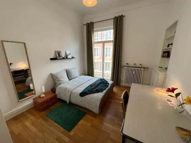 Privees -private Room- Dans Un Spacieux - 100m2 Centre Proche Gare Homestay *